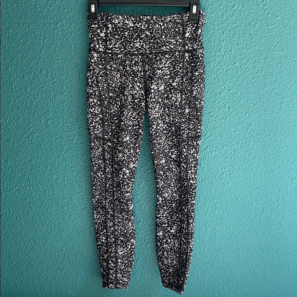 Athleta Black and White Patterned Leggings